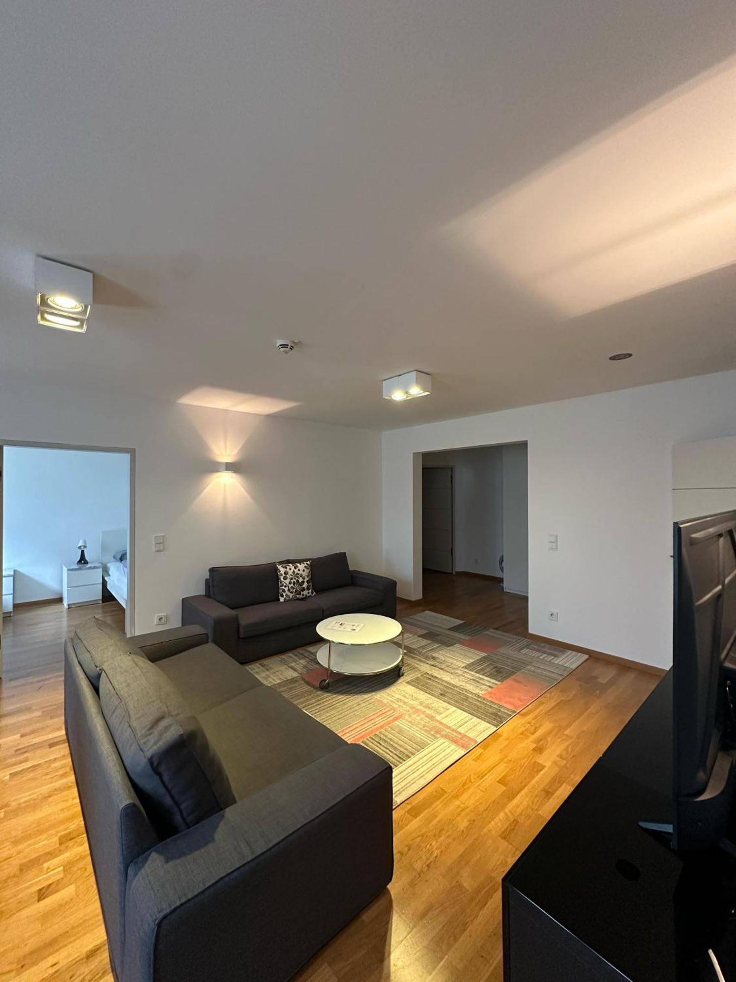 Al Nafurah Apartments Munich Exterior photo